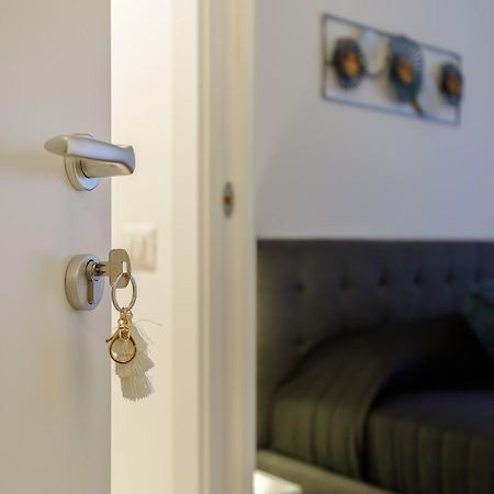 Pieno Centro Di Milano Per Gruppi, Famiglie E Viaggi Di Lavoro Apartment Luaran gambar